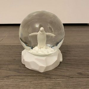 Large White Penguin Snow Globe